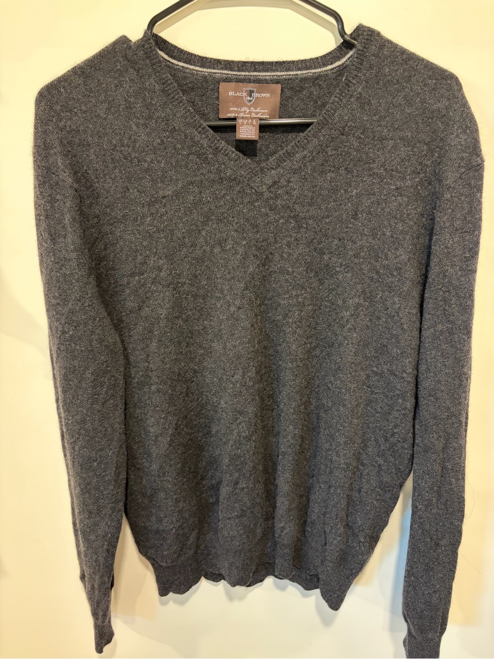Luxurious 100% cashmere V neck sweater